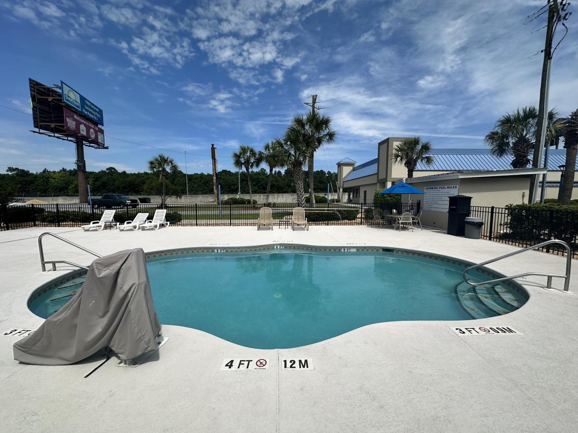 Days Inn By Wyndham Adel I-75 Exteriér fotografie