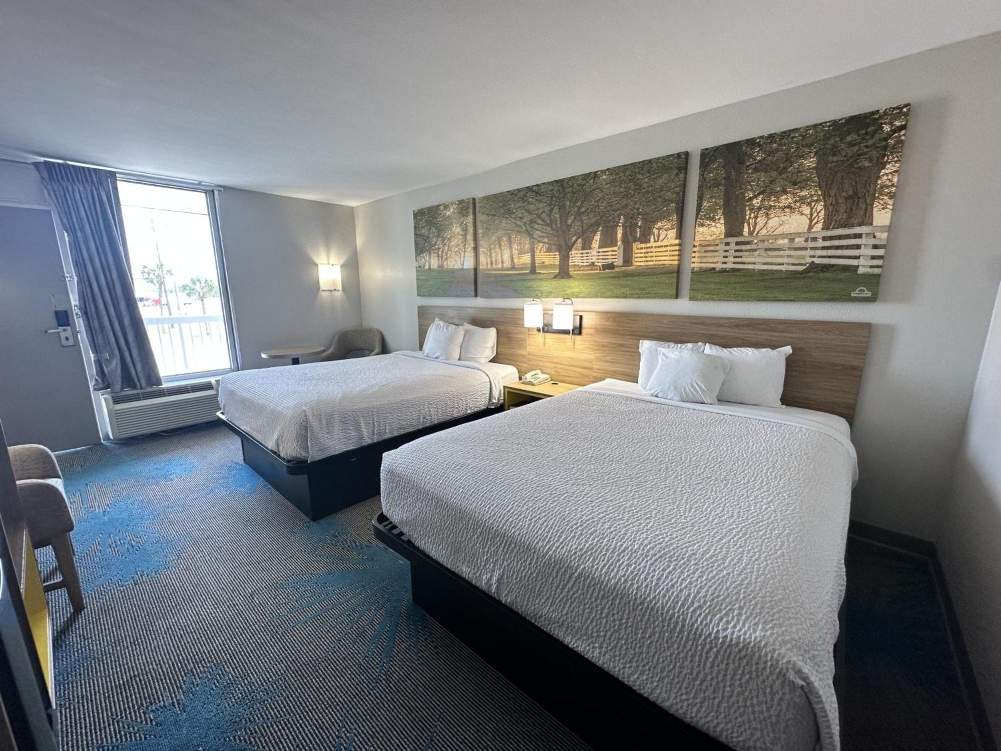Days Inn By Wyndham Adel I-75 Exteriér fotografie